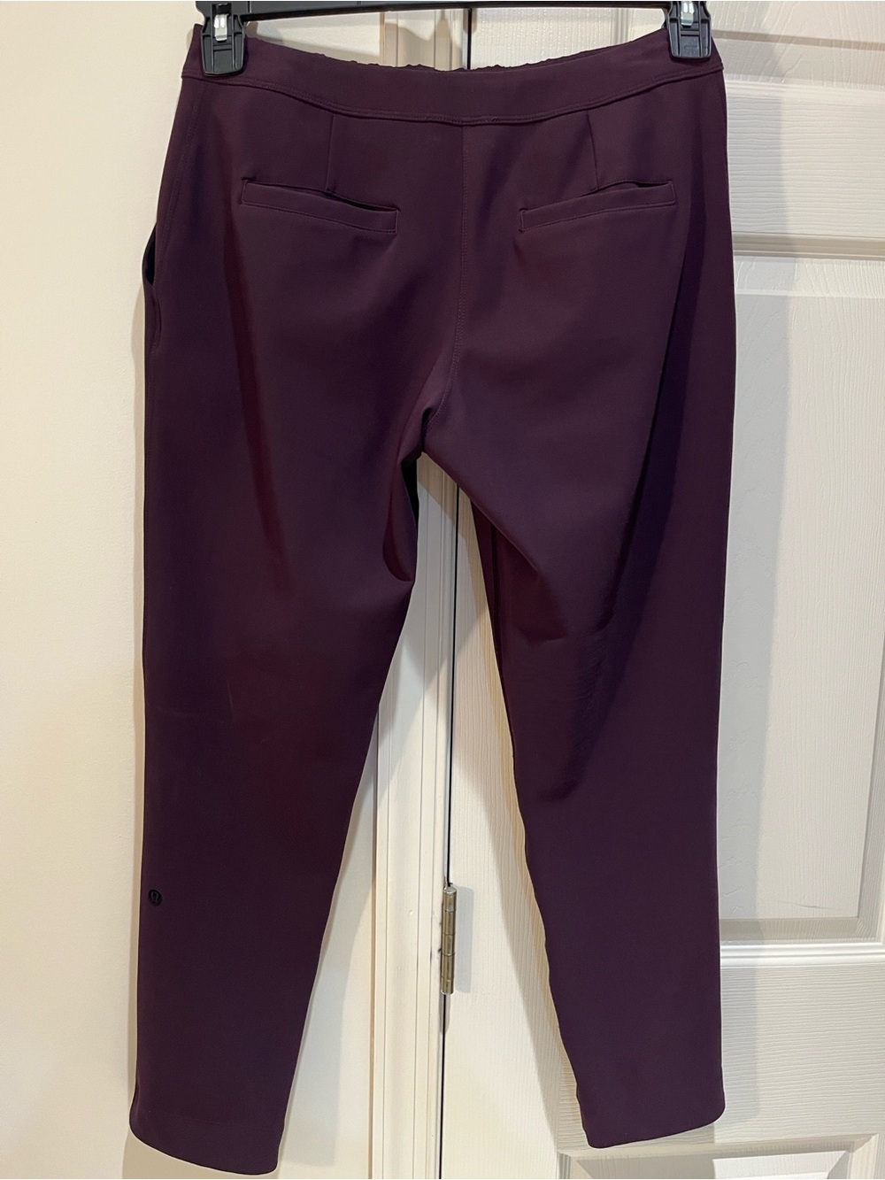 lululemon Jet Crop Slim Trouser black cherry/black size 4